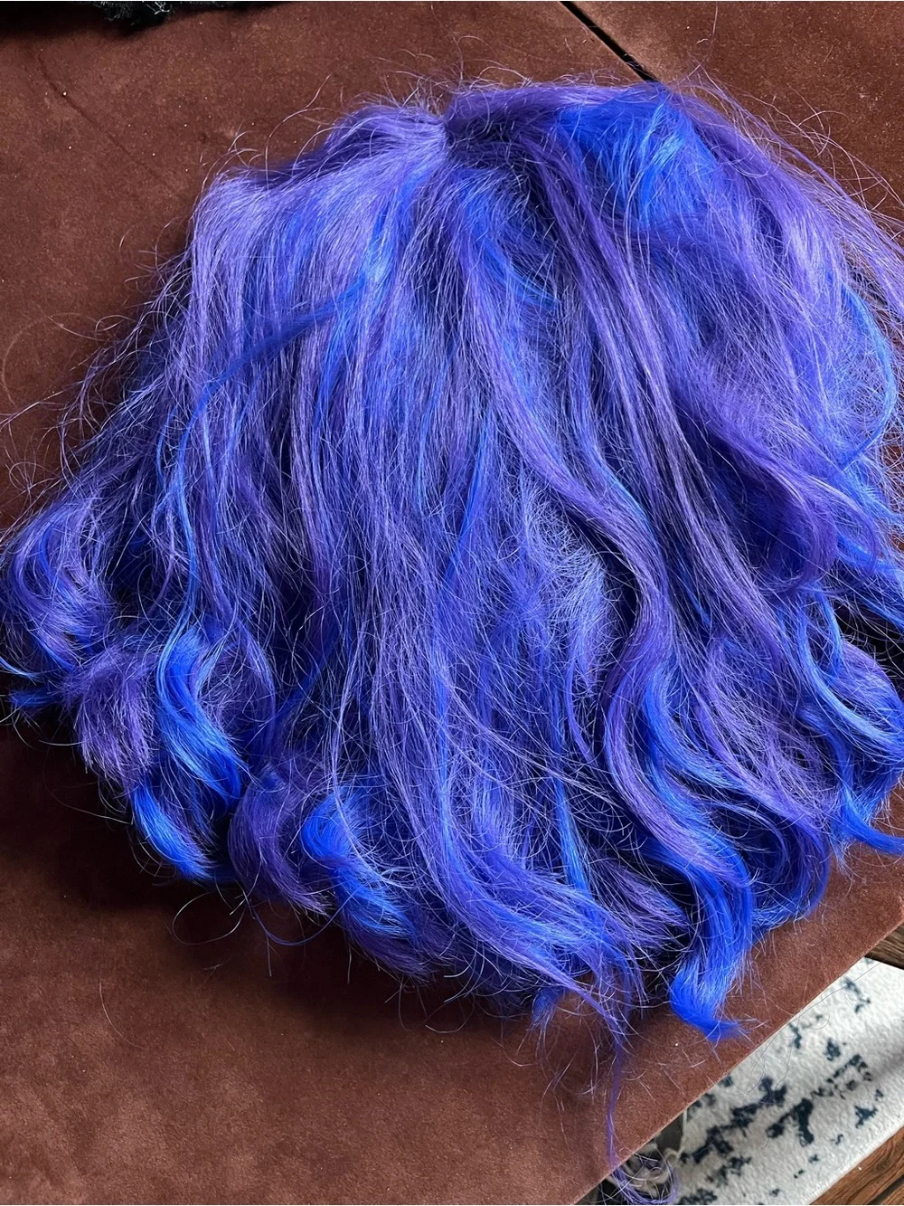 Girls Vibrant Blue-Purple Wig Mal descendants EUC